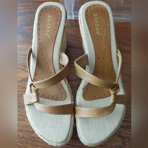 BAMBOO Women's Tan and Cream Sandals Size 9med US